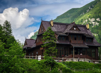 Schroniska w Tatrach – Schronisko PTTK nad Morskim Okiem
