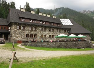 Schroniska w Tatrach – Schronisko PTTK na Polanie Chochołowskiej